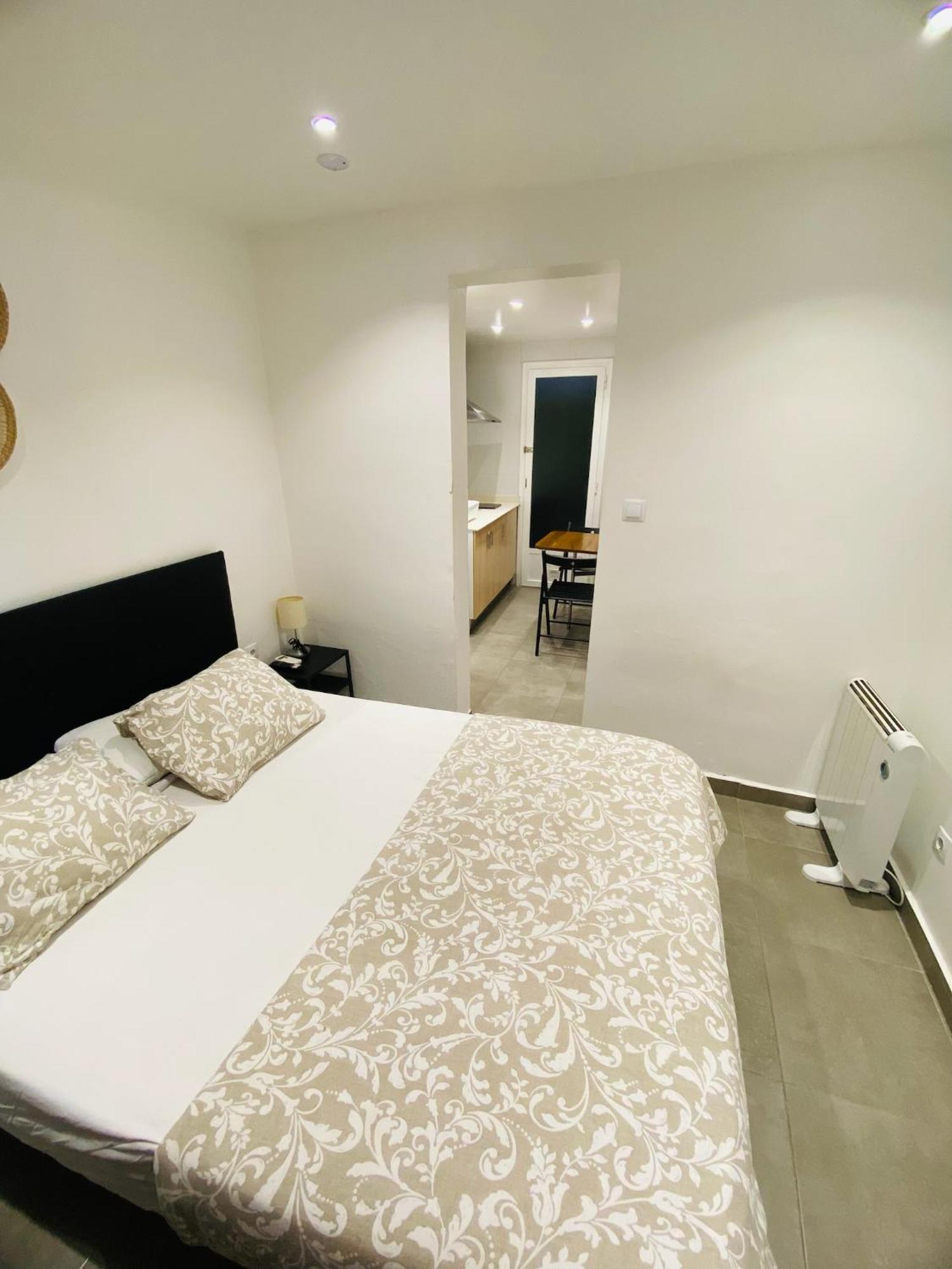 Apartamentos Con Bano Privado Frente Al Metro L5 Barcelona-Hospitalet L'Hospitalet de Llobregat Ngoại thất bức ảnh